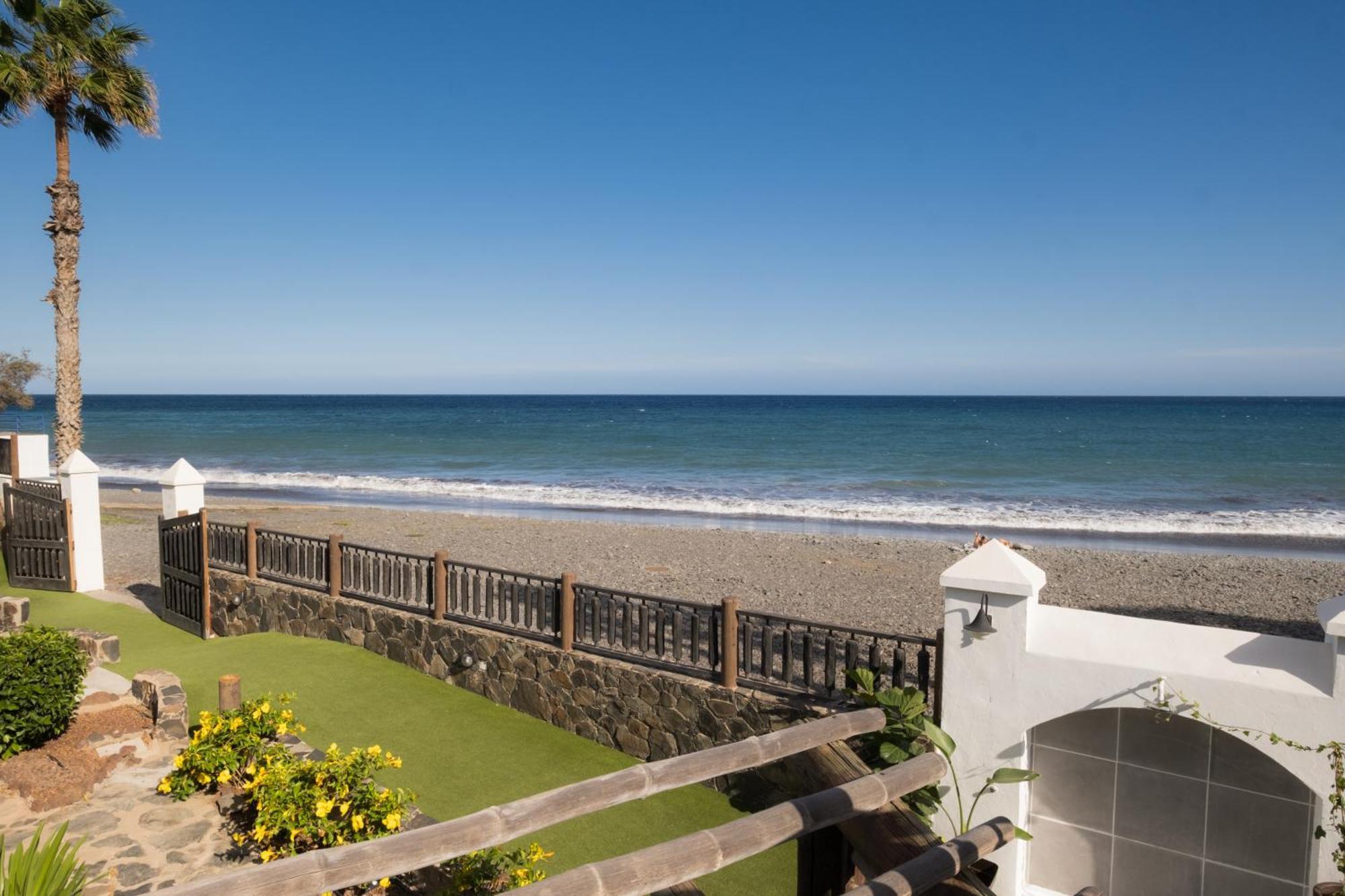 Makai Bungalows Playa Del Aguila  Exterior photo
